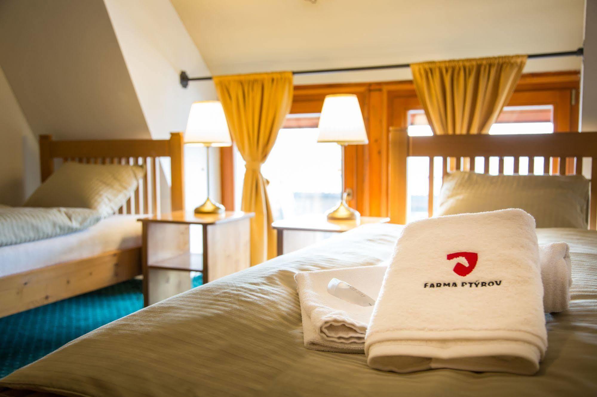 Farma Ptyrov Hotel มินิโคโว ฮราดิชติเย ภายนอก รูปภาพ