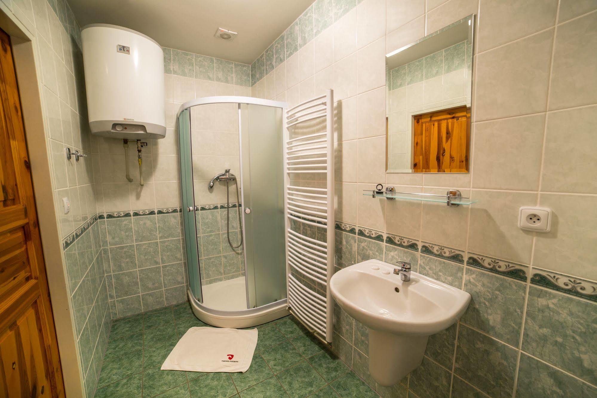 Farma Ptyrov Hotel มินิโคโว ฮราดิชติเย ภายนอก รูปภาพ
